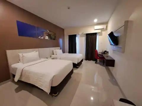 Hotel Simfony Alor Kalabahi Kültér fotó